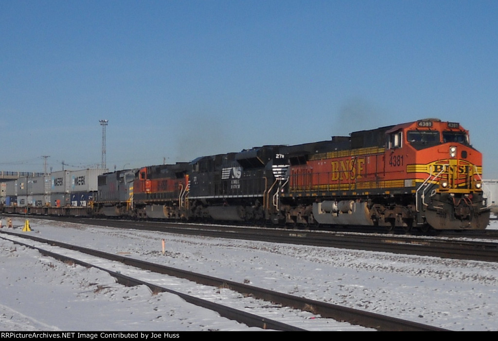 BNSF 4381 East